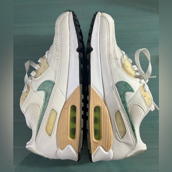 Nike Women's Air Max 90 SE Summit White - Picture 9 of 10